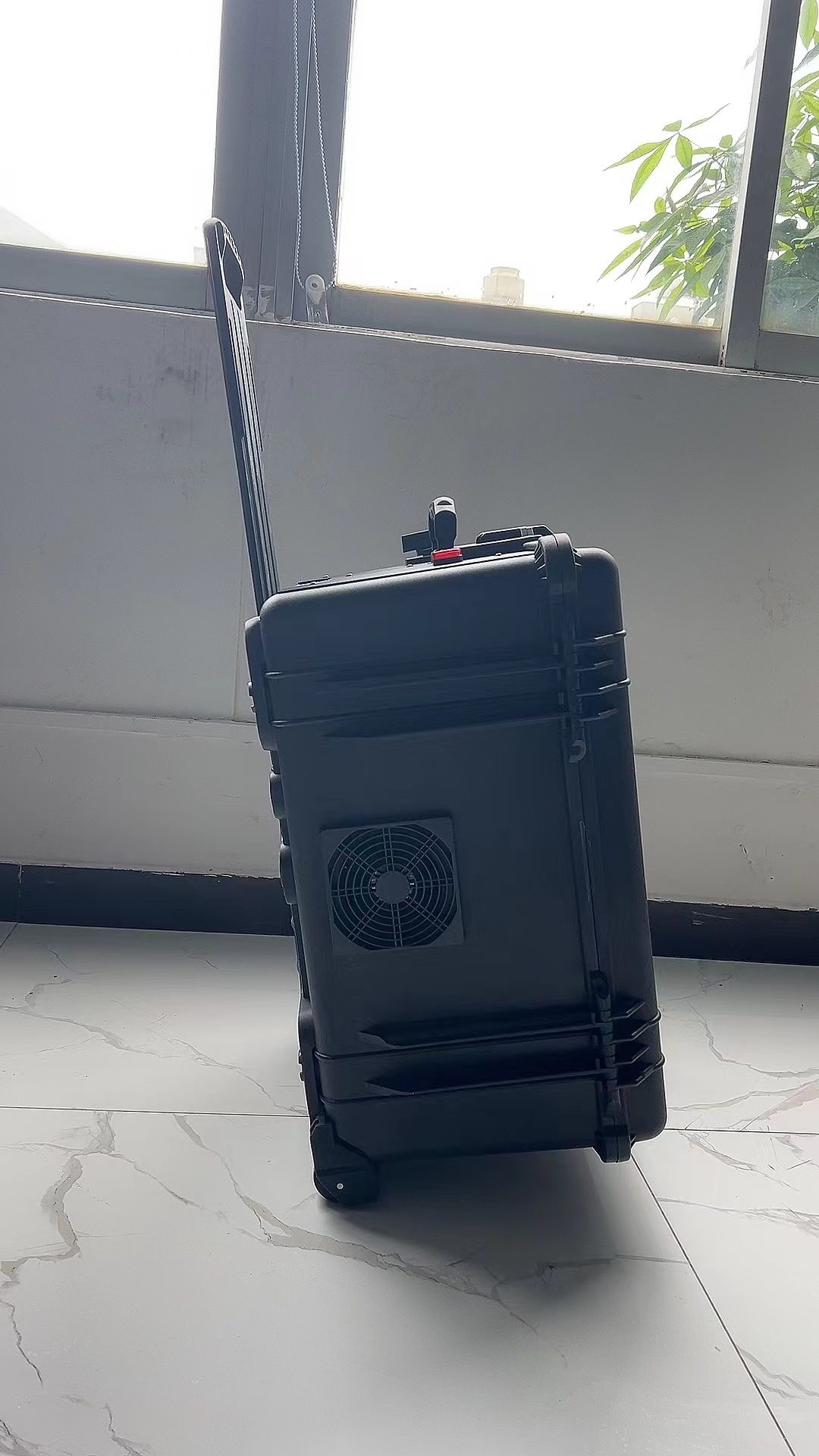 乐安手拉箱型移动通信干扰器